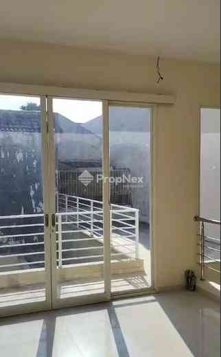 Rumah Minimalis Dharmahusada Indah Utara — foto 10